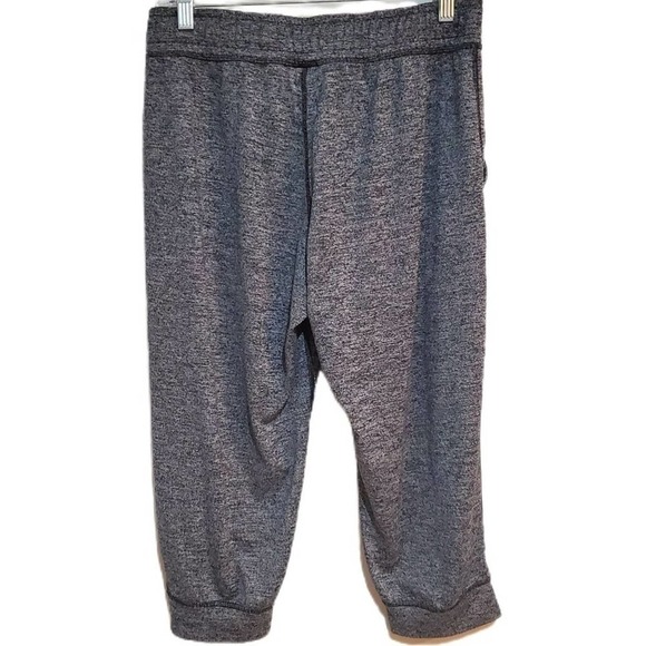 Under Armor Heather Dark Gray Cropped Joggers Athleisure Size Medium - Picture 5 of 6
